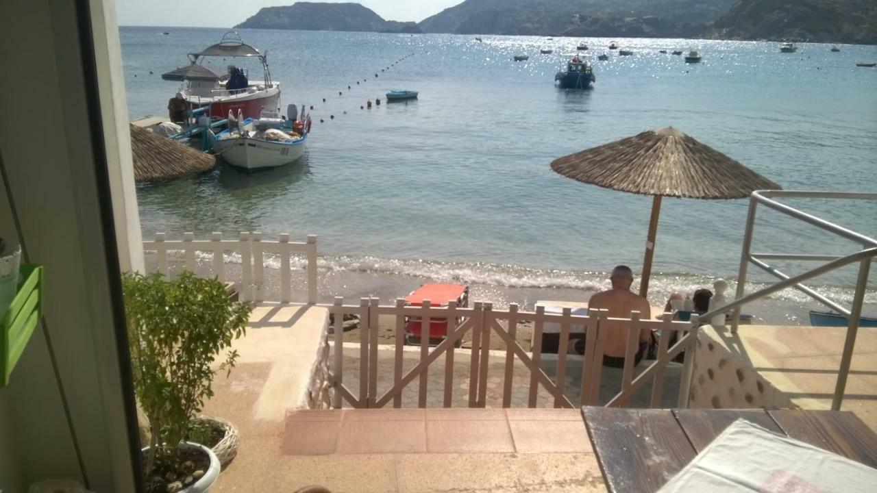 Komissa΄S Beach House Agia Pelagia  Exterior photo