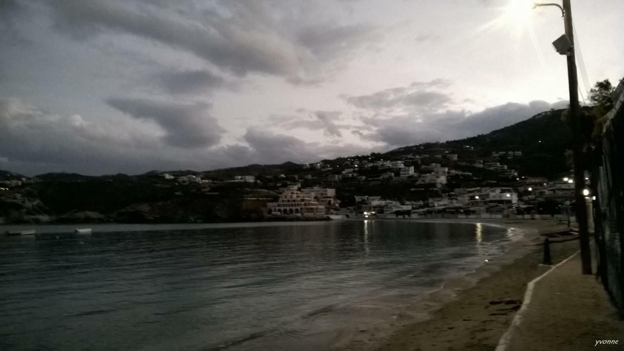 Komissa΄S Beach House Agia Pelagia  Exterior photo