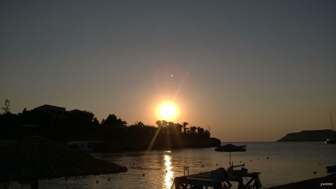 Komissa΄S Beach House Agia Pelagia  Exterior photo